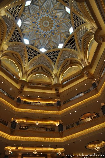 Abu Dhabi, Emirates Palace