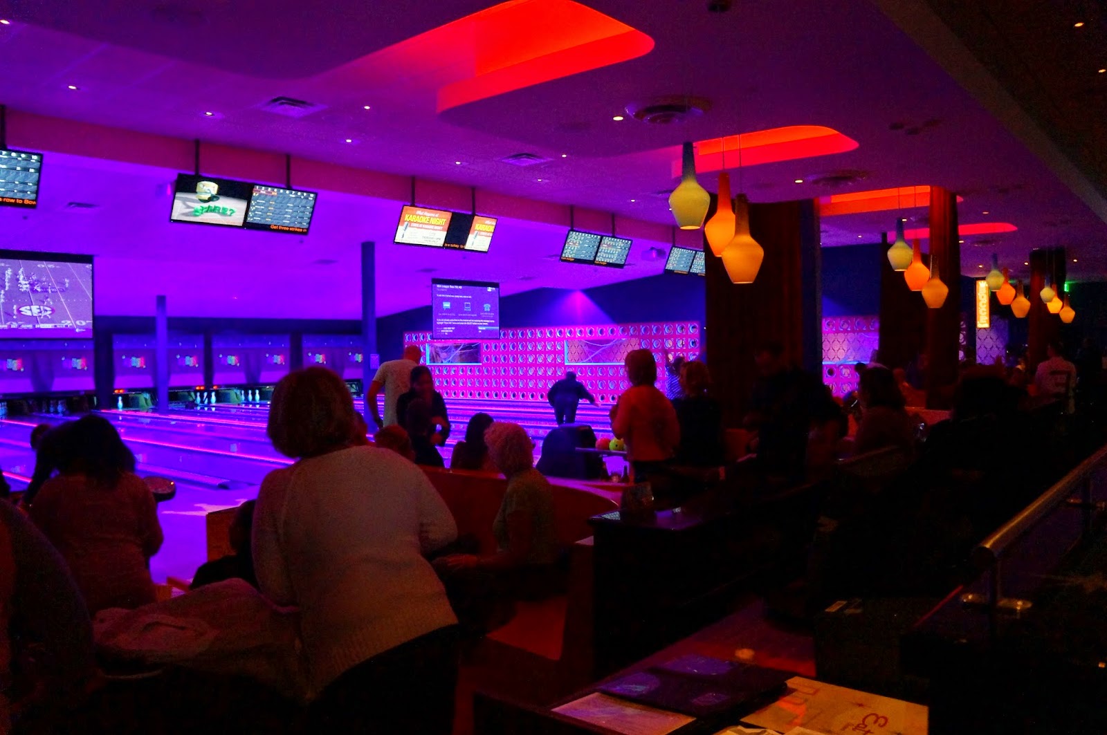 Evan and Lauren's Cool Blog 11/1/14 Family Fun at Kings Bowl in