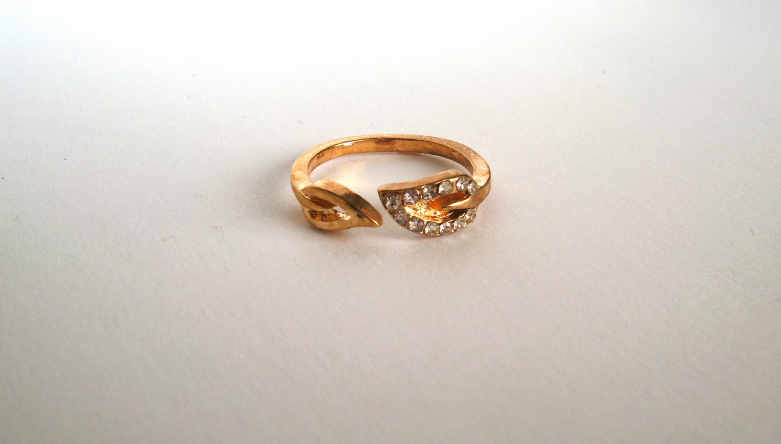 Gold Leaves Design Ring Laconic and Elegant Two Pieces of Leaves Design Rings For Female