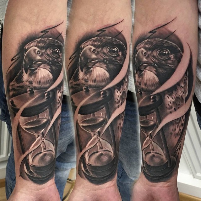 eagle head and hourglass tattoo tattoo geek ideas for eagle head and hourglass tattoo tattoo geek ideas for