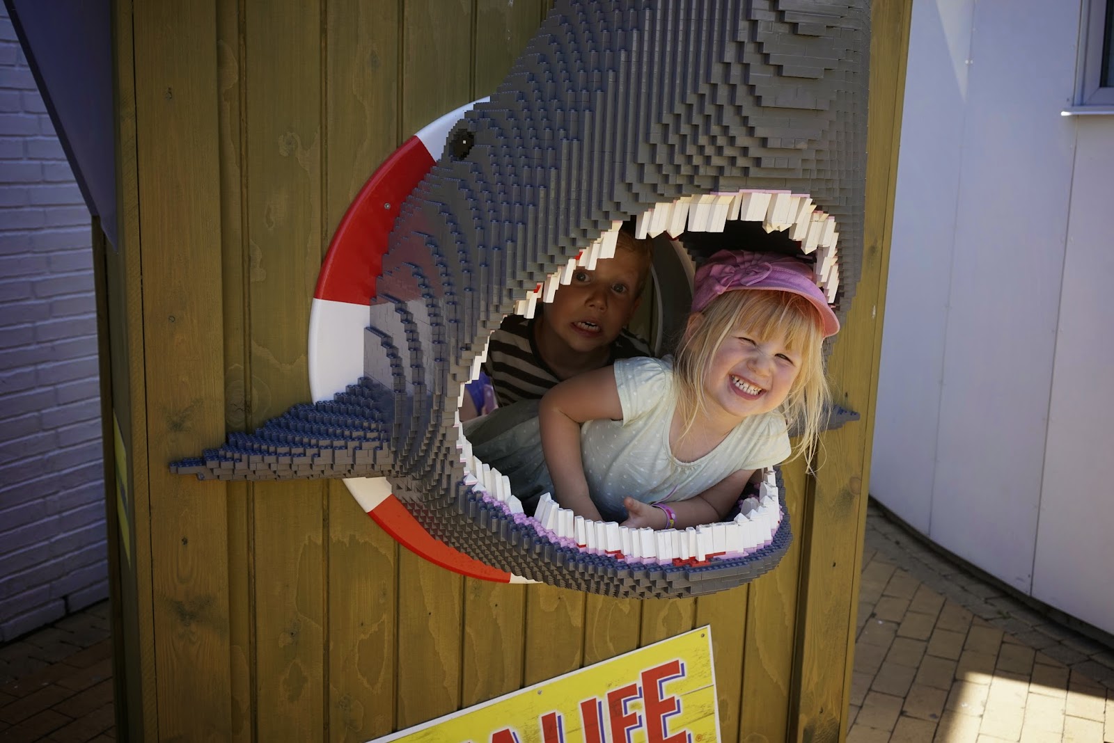 Richard Bjerkoe - Robust Dad - Matheo Milla Shark Legoland