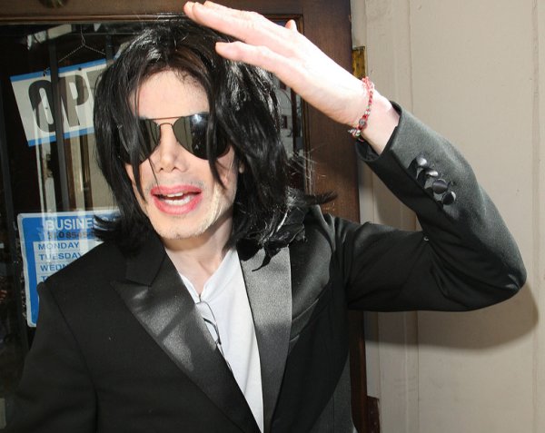 Michael Jackson pagó millones para ocultar abusos a 24 niños