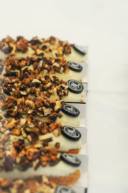 L'ÉCLAIR by Sarah Michelle Tahitian Vanilla & Pecans Tahitian Vanilla & Pecans L'ÉCLAIR by Sarah Michelle