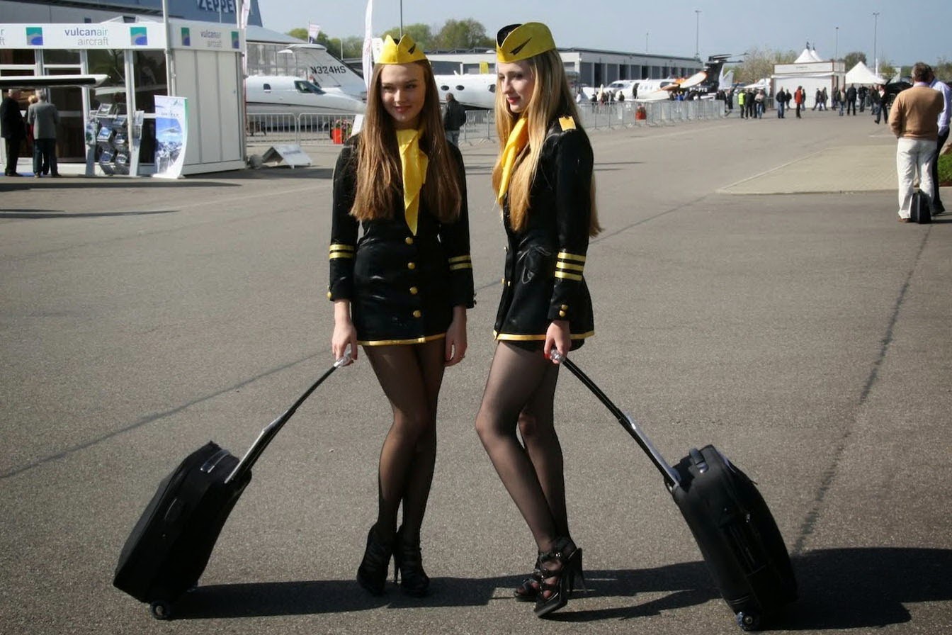 World stewardess Crews: Stewardess costume in fascination air show