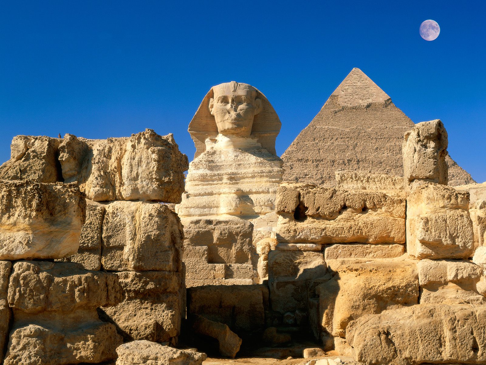 http://4.bp.blogspot.com/-G1NeNlQL-9s/TnE_uV_dHxI/AAAAAAAAOu4/3s1iT1W283k/s1600/Great+Sphinx%252C+Chephren+Pyramid%252C+Giza%252C+Egypt.jpg
