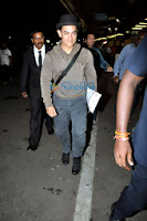 Aamir Khan leaves for US in his 'Dhoom 3' look
