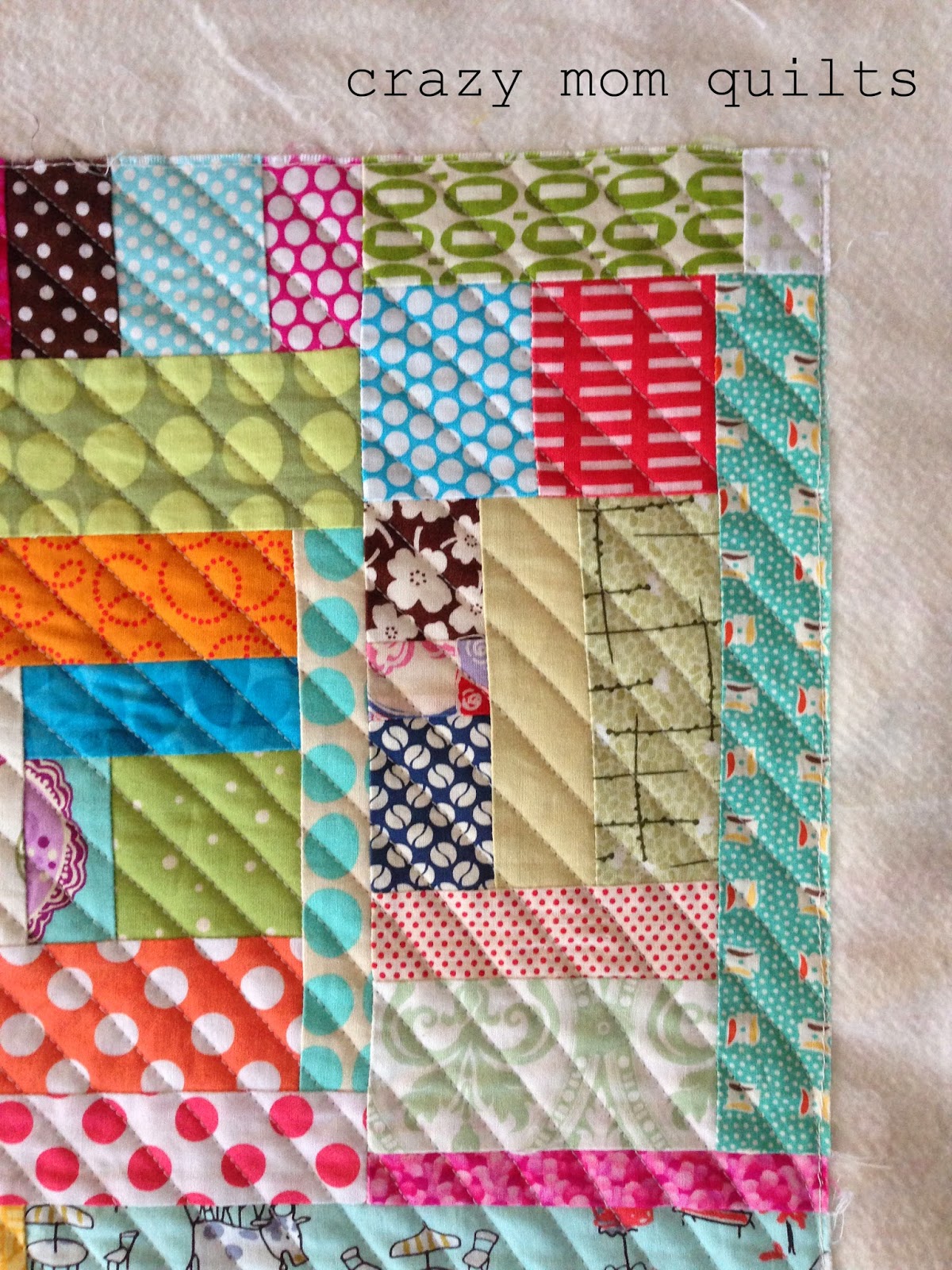 crazy mom quilts a spiral (and oval) quilting tutorial