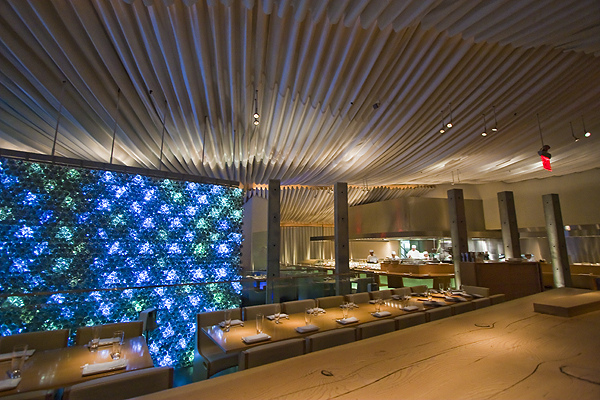 Restaurante japonês tem divisório de garrafas PET