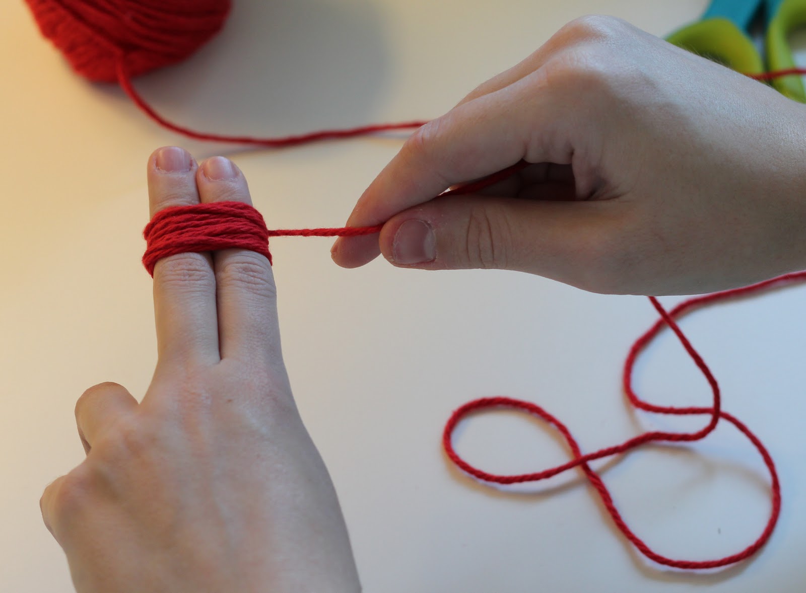 Dill Pickle Design Pom Pom Flower Tutorial