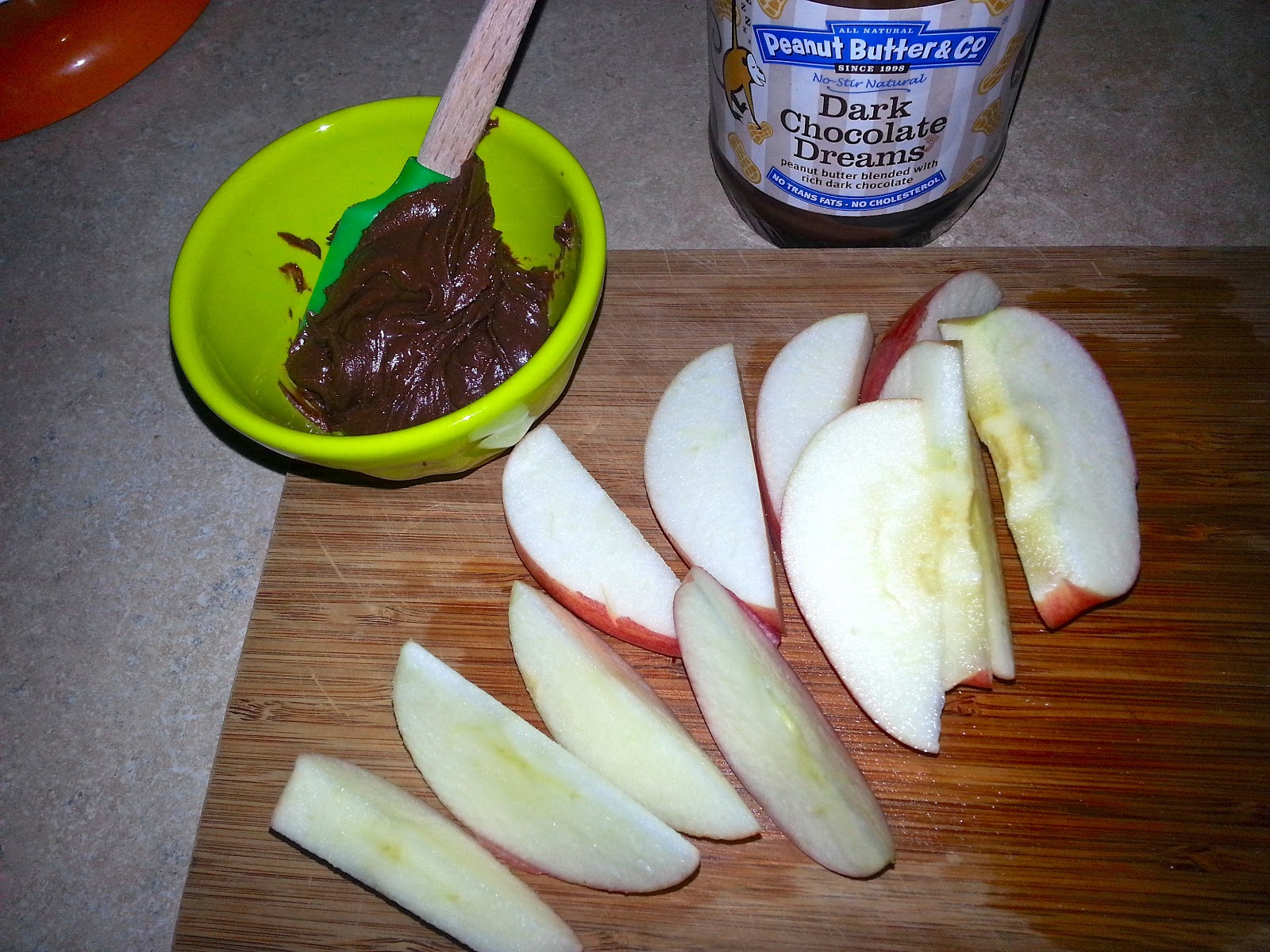 Greek Yogurt & Peanut Butter Apple Dip!