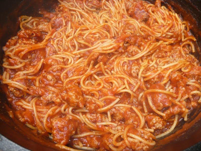 Everyday Dutch Oven Skillet Spaghetti Pizza