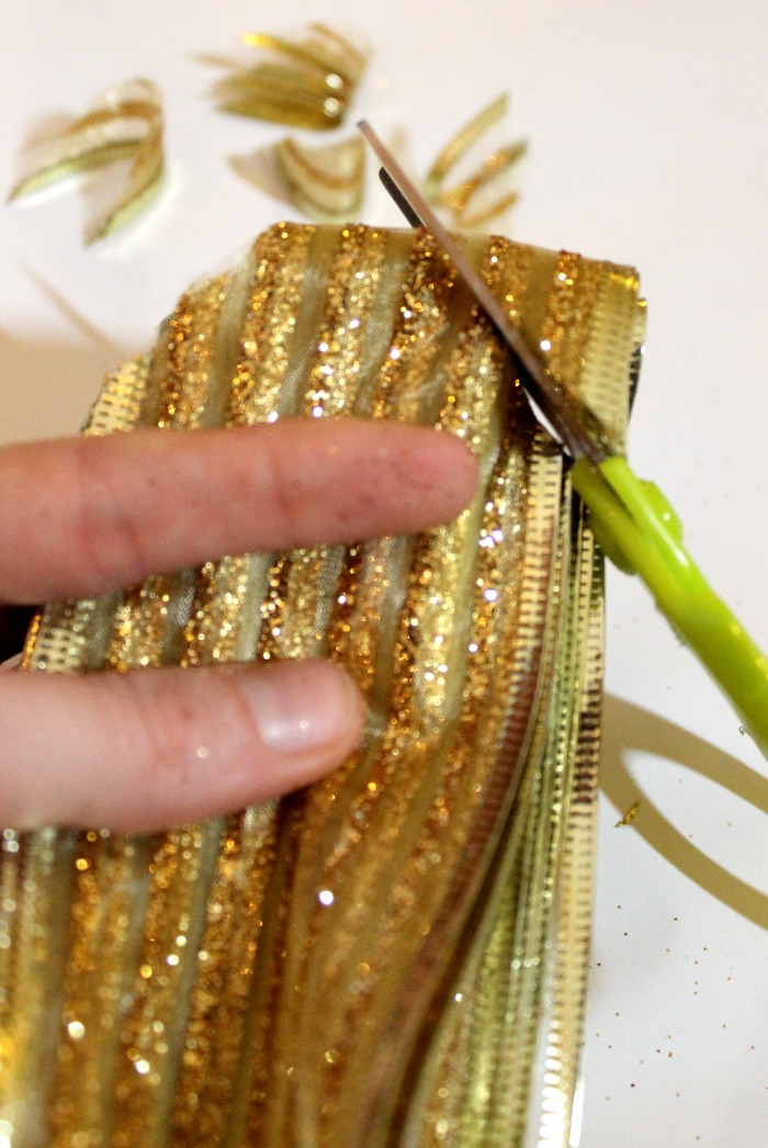 Miss Lovie Fancy Christmas Gift Wrap Bow Tutorials