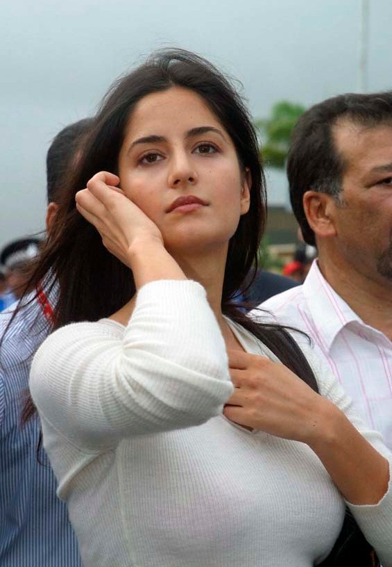 Katrina Kaif Live
