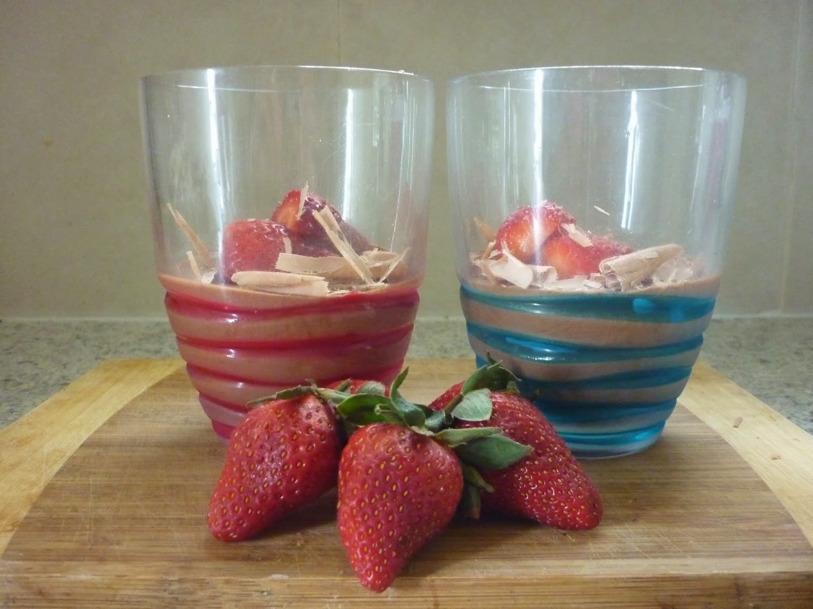 PicNic Strawberry Milk Chocolate Mousse