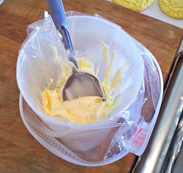 Cake Box Sandwich Cookies · One Good Thing by Jillee