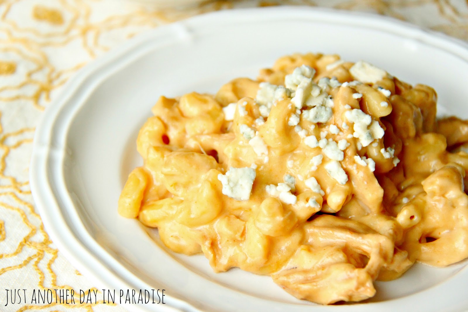 Creamy buffalo chicken mac and cheese with evaporated milk nwker