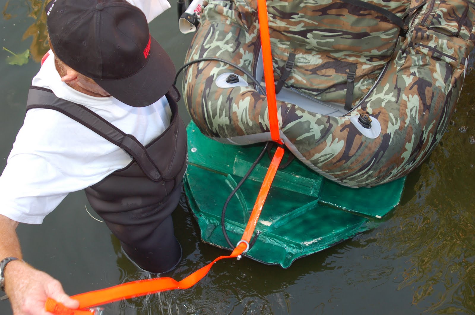 Une partie de pêche productive en float tube électrique RoironMarc