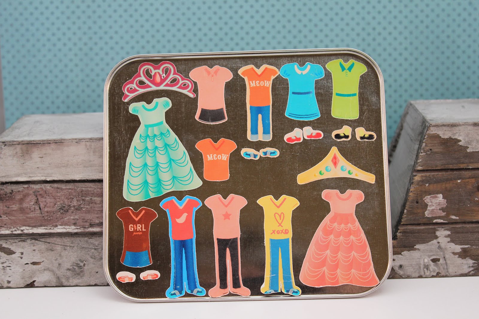 This and That Paper Dolls in Tin