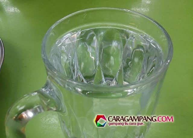 Manfaat Minum Air Putih thumbnail postingan