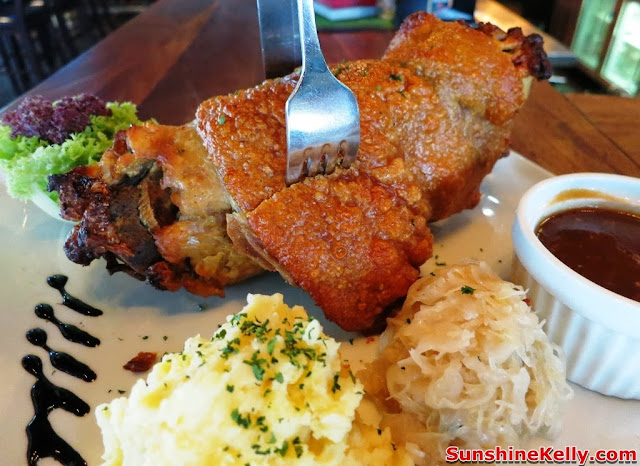Bavarian House, German Restaurant, food review, german food, pork, taman desa, roasted Pork Knuckle, sauerkraut, mashed potatoes, mushroom sauce