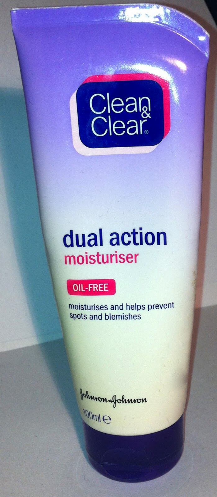 MakeupOfMine Clean and Clear dual action moisturiser
