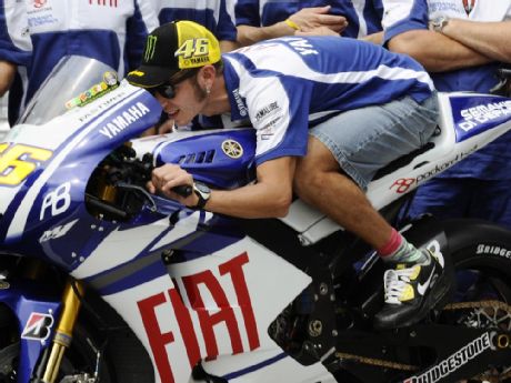 2013 Rossi Kembali ke Yamaha