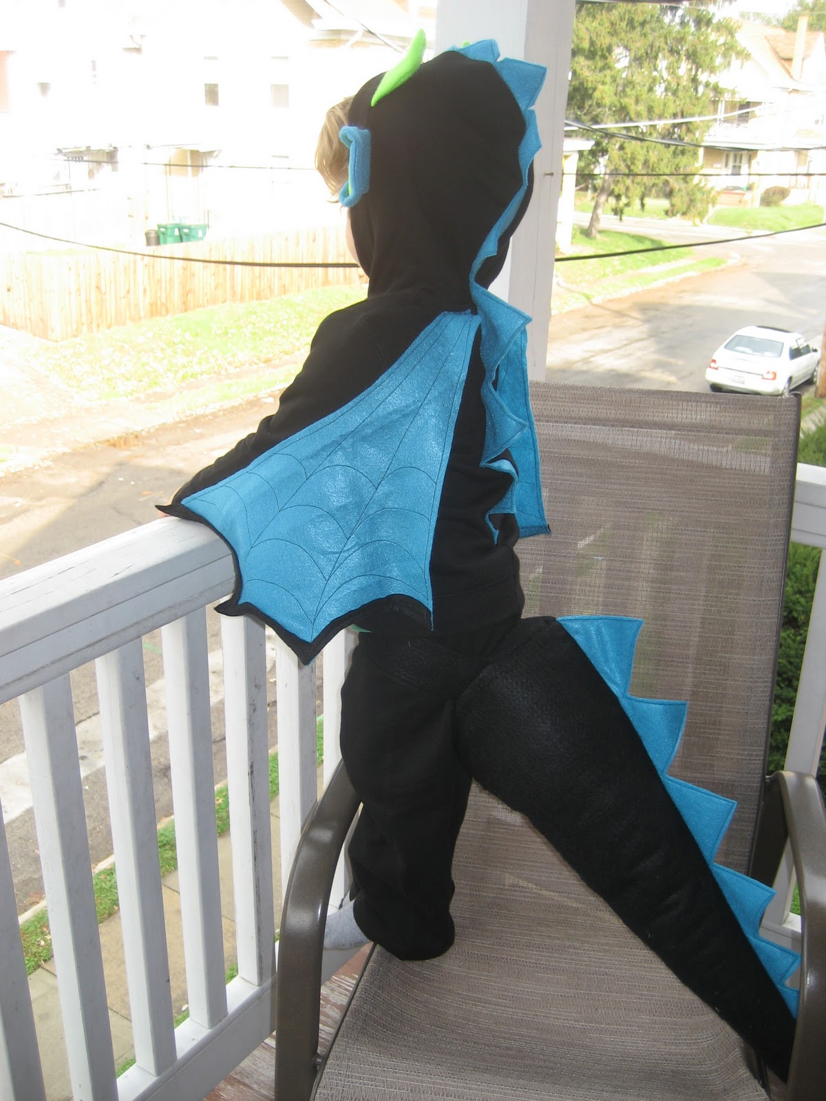 a little gray: Dragon Costume!