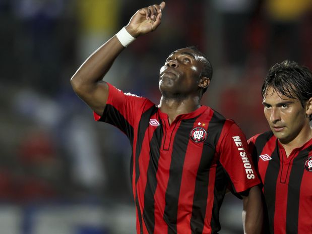 Cruzeiro é eliminado da Copa do Brasil pelo Atlético-PR em minas