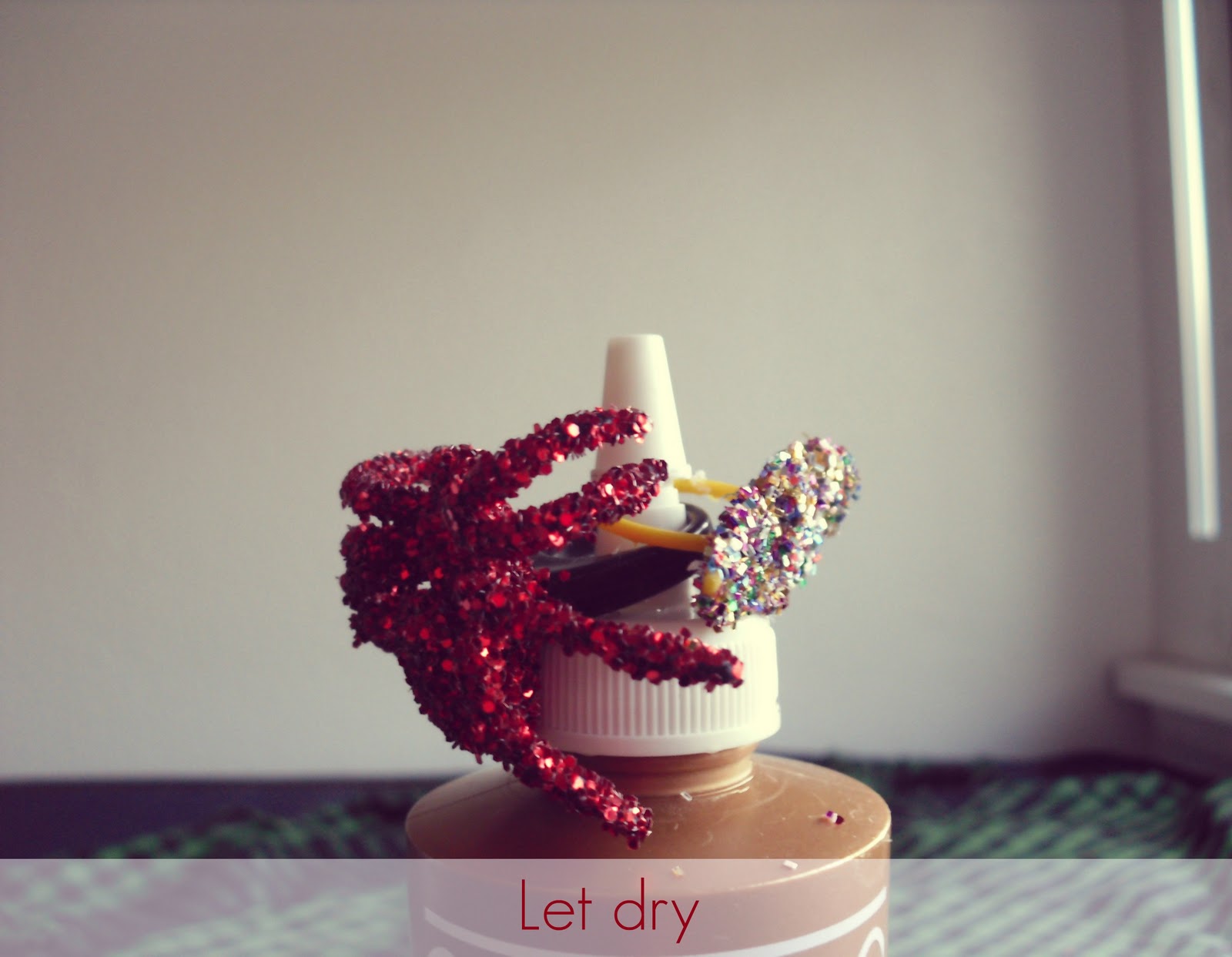 Eloquent Sticks and Stones Halloween Sparkle Ring // DIY