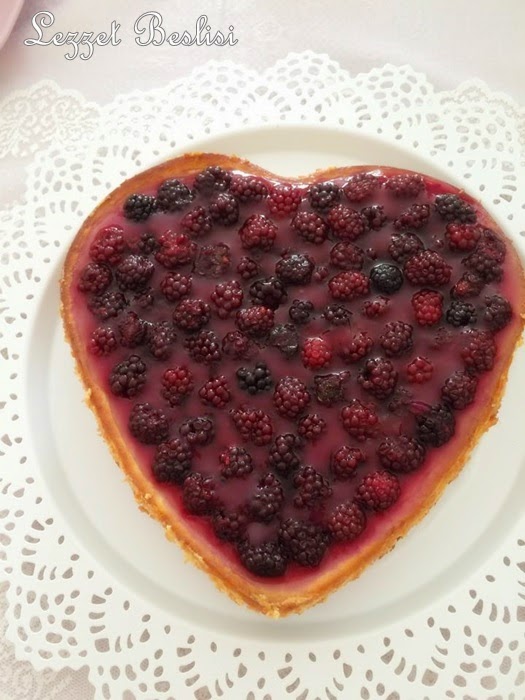 Böğürtlenli cheesecake Bogurtlenli cheesecake