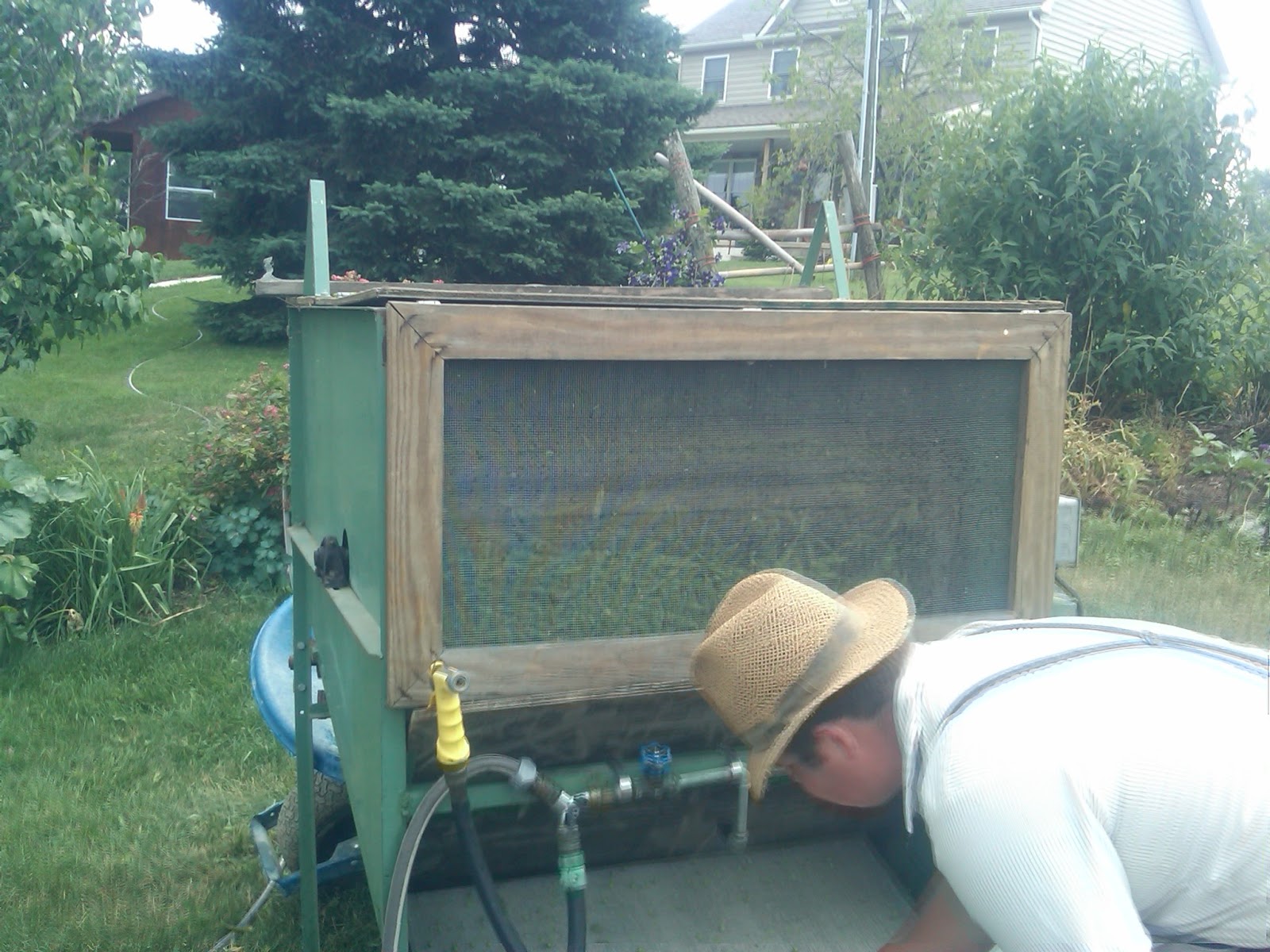 Pea+Sheller+Plans Pea Sheller Plans http://thelongshotfarm.blogspot.com/2011/06/pea ...