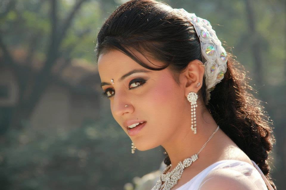 Bhojpuri Actress Akshara Singh Wiki, Biography, Profile & Movie List |  Biography Wiki