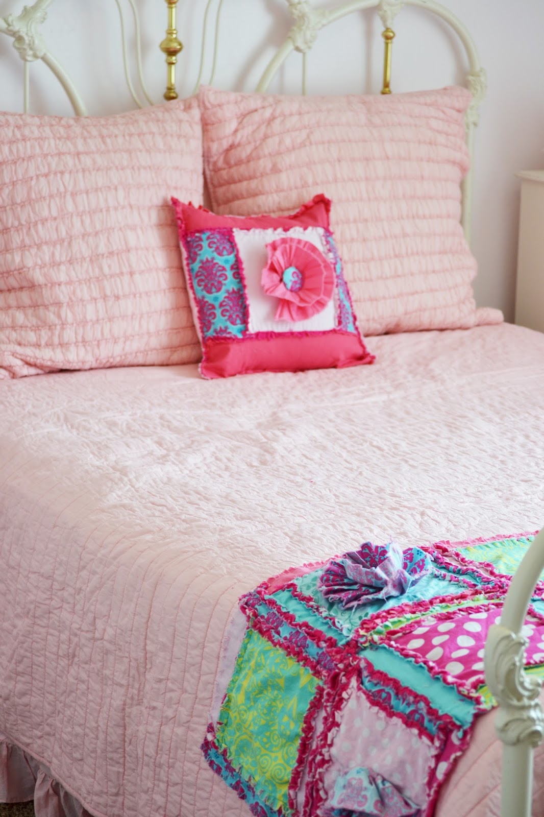 How to Sew a Rag Quilt Throw Pillow A Vision to Remember All Things Handmade Blog: How to Sew ...