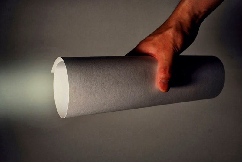 Antorcha LED de papel creada por Kazuhiro Yamanaka