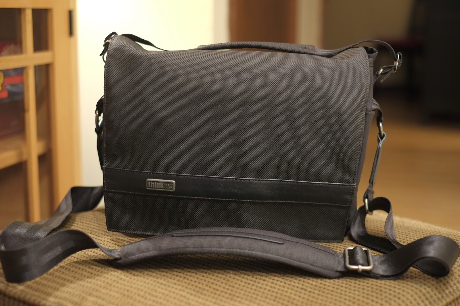 Think Tank Urban Approach 10 Review - Camera bag ~ Crossover Day ... Think Tank Urban Approach 10 Review - Camera bag ~ Crossover Day ...