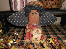 AMERICANA 'GRANDMA' ANGEL ORNIE / CUPBOARD TUCK