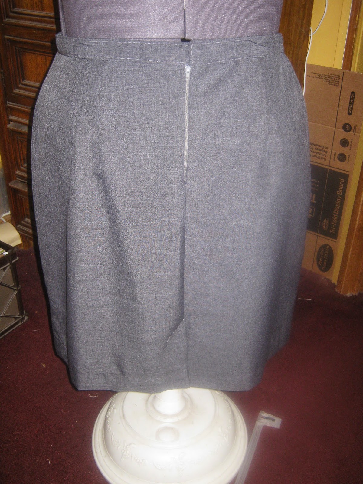 McCall's 3588 Straight Skirt grey suiting back view www.sewplus.blogspot.com McCall's 3588 Straight Skirt grey suiting back view www.sewplus.blogspot.com