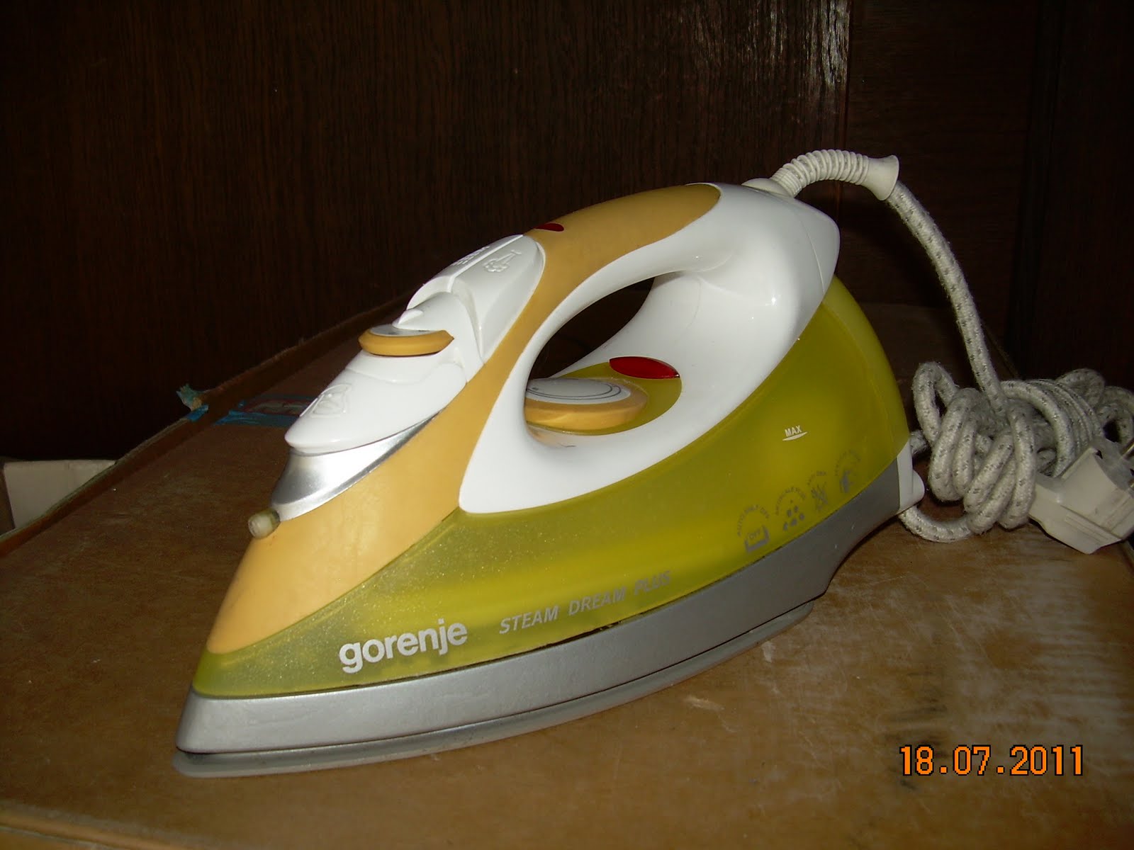 Mnogo Za Malo Para Pegla Gorenje Steam Dream SIT 2200 EBTP