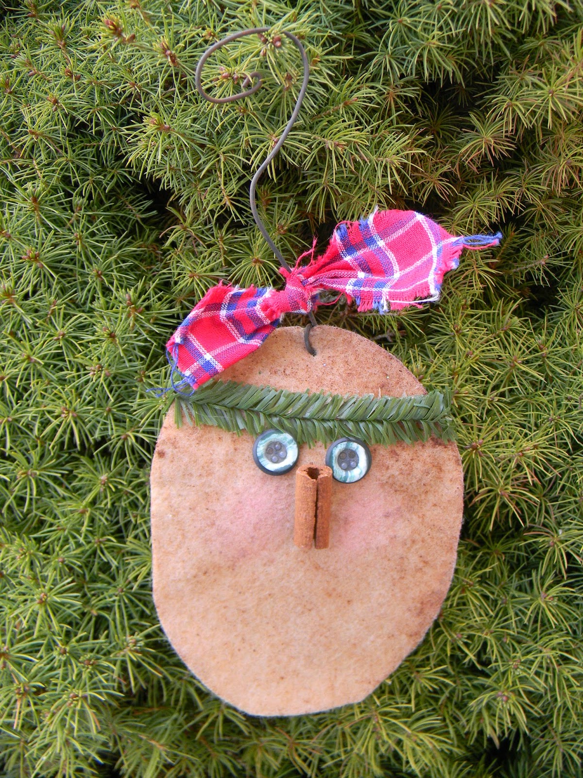 Artistic Endeavors 101 Stiffened Fabric Snowmen Ornaments