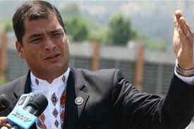 CORREA SE VA DE LA PRIMERA SESION DE LA CUMBRE IBERAMERICANA POR LA PRESENCIA DEL BANCO MUNDIAL