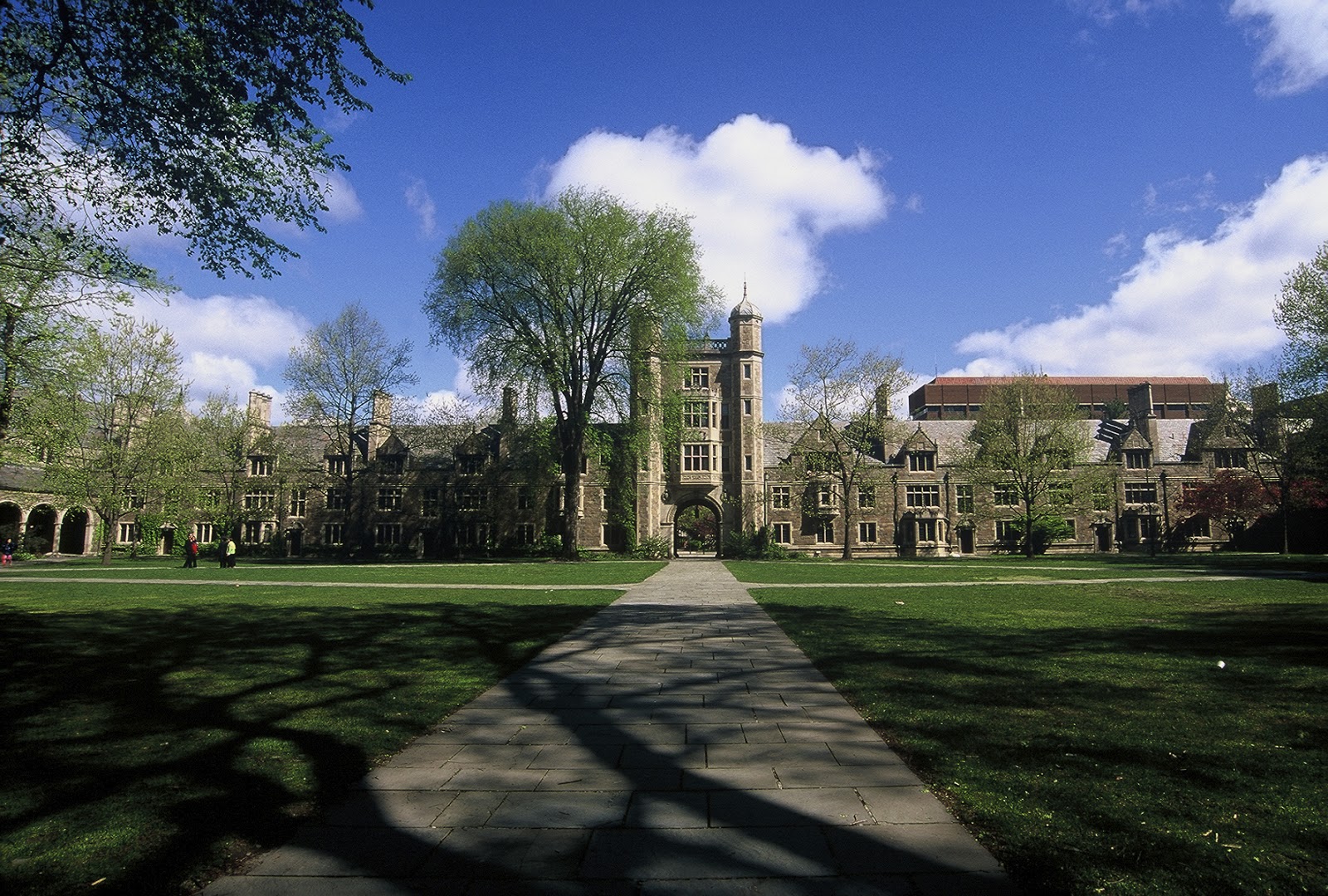 http://4.bp.blogspot.com/-GI1rrtffwqo/UI_dscMFZeI/AAAAAAAACM4/3HrwDg3ZnSs/s1600/University%2Bof%2BMichigan%2Bwallpaper%2B(1777%2Bx1200).jpg