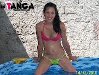 Turrita piscina bikini Natalia y su colita mojada (Galería de Fotos) (porno pendejas pendejas amateurs )