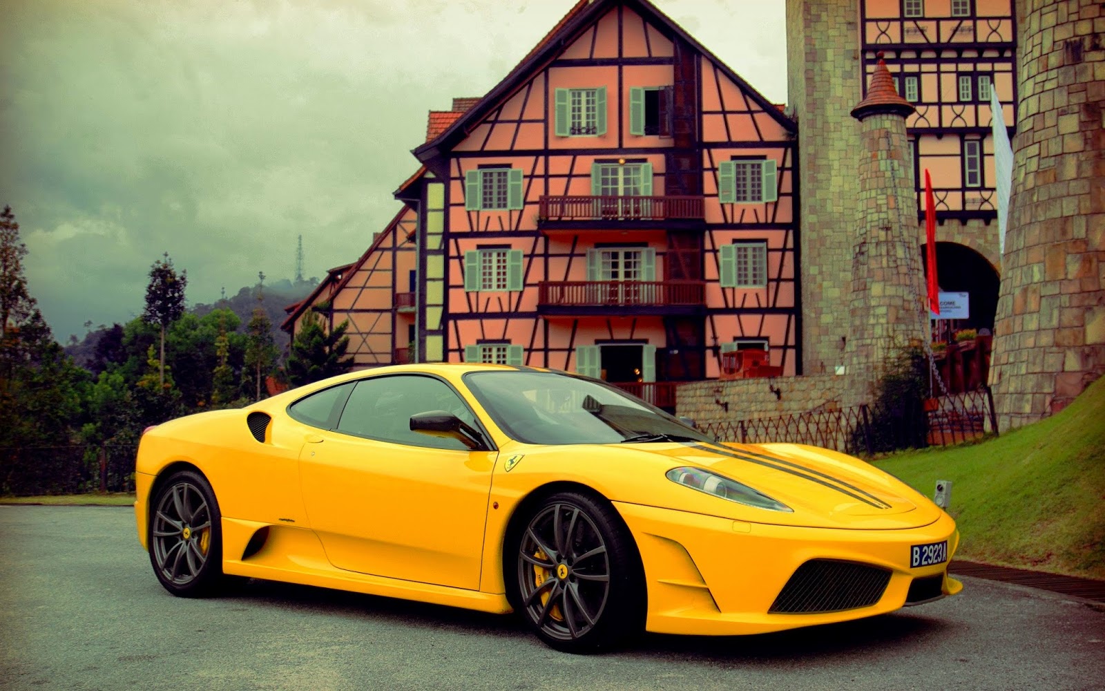 Ferrari đang phát triển siêu xe mới mạnh trên 1000 mã lực  Xe thể thao