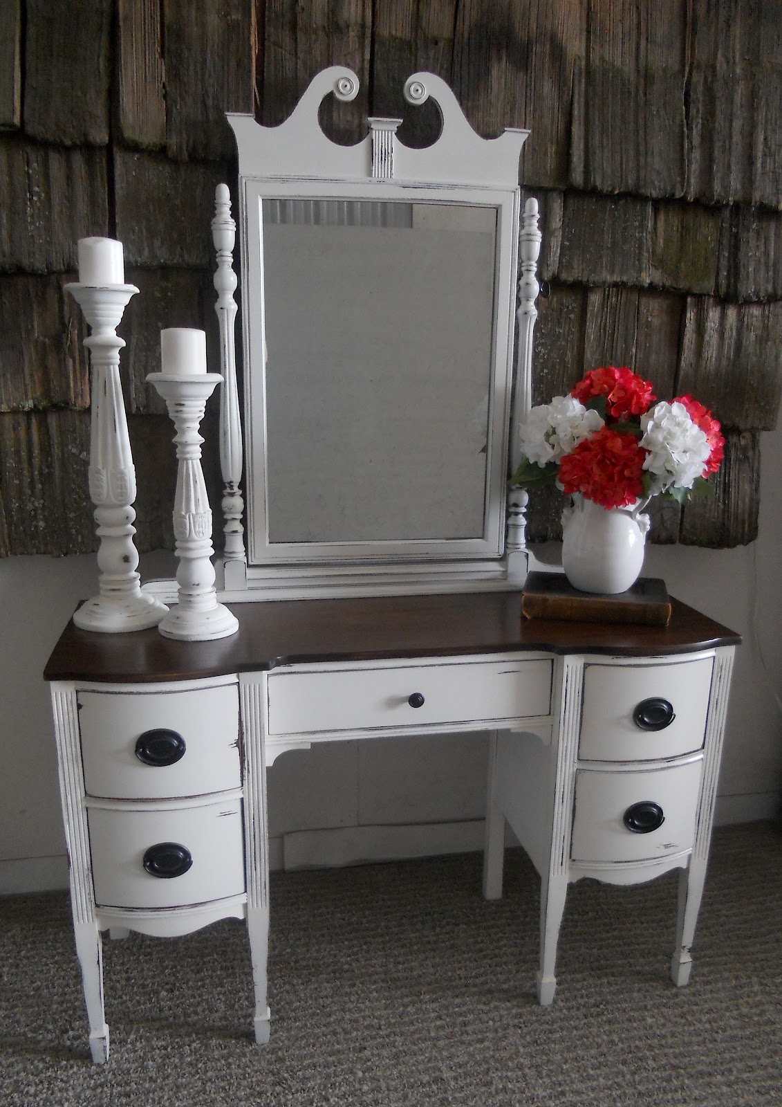 {createinspire} Antique desk/vanity
