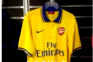 Jersey Away Arsenal musim 2013-2014 Jersey Bola