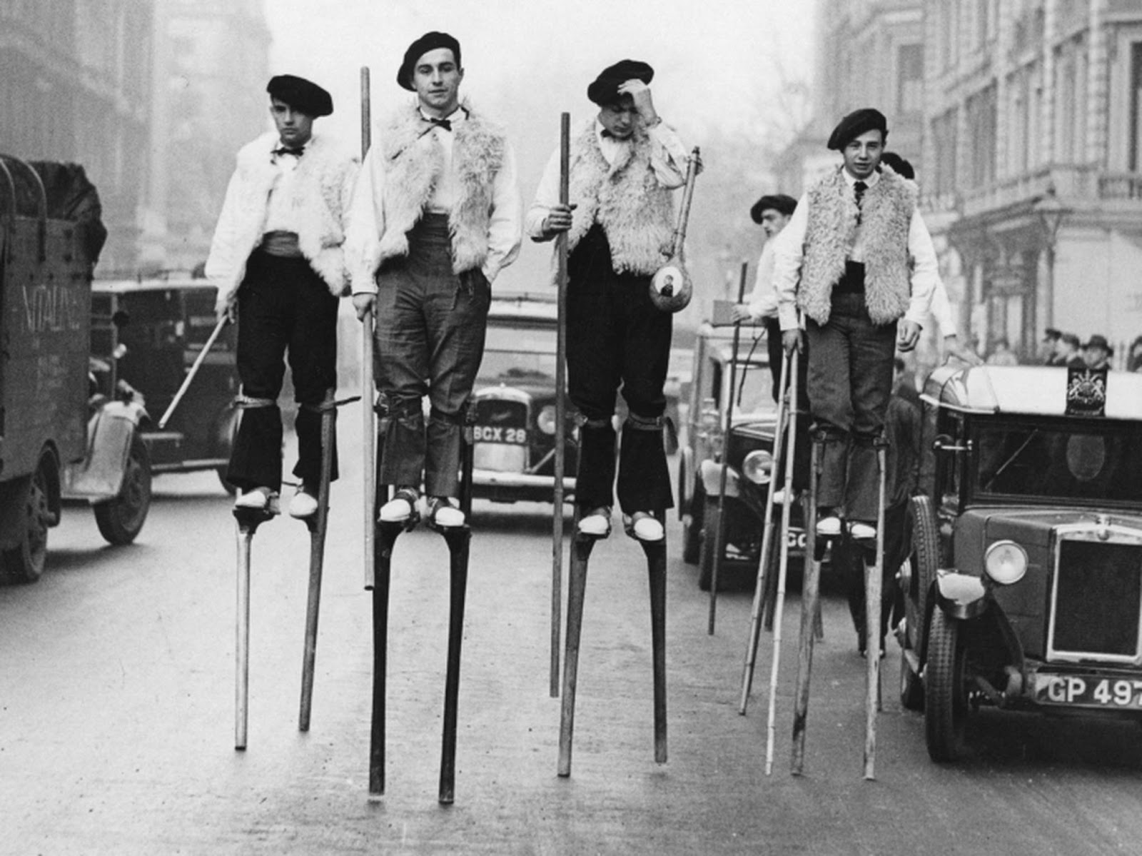 23 Funny Vintage Photos Show That Walking With Stilts May Be One of the