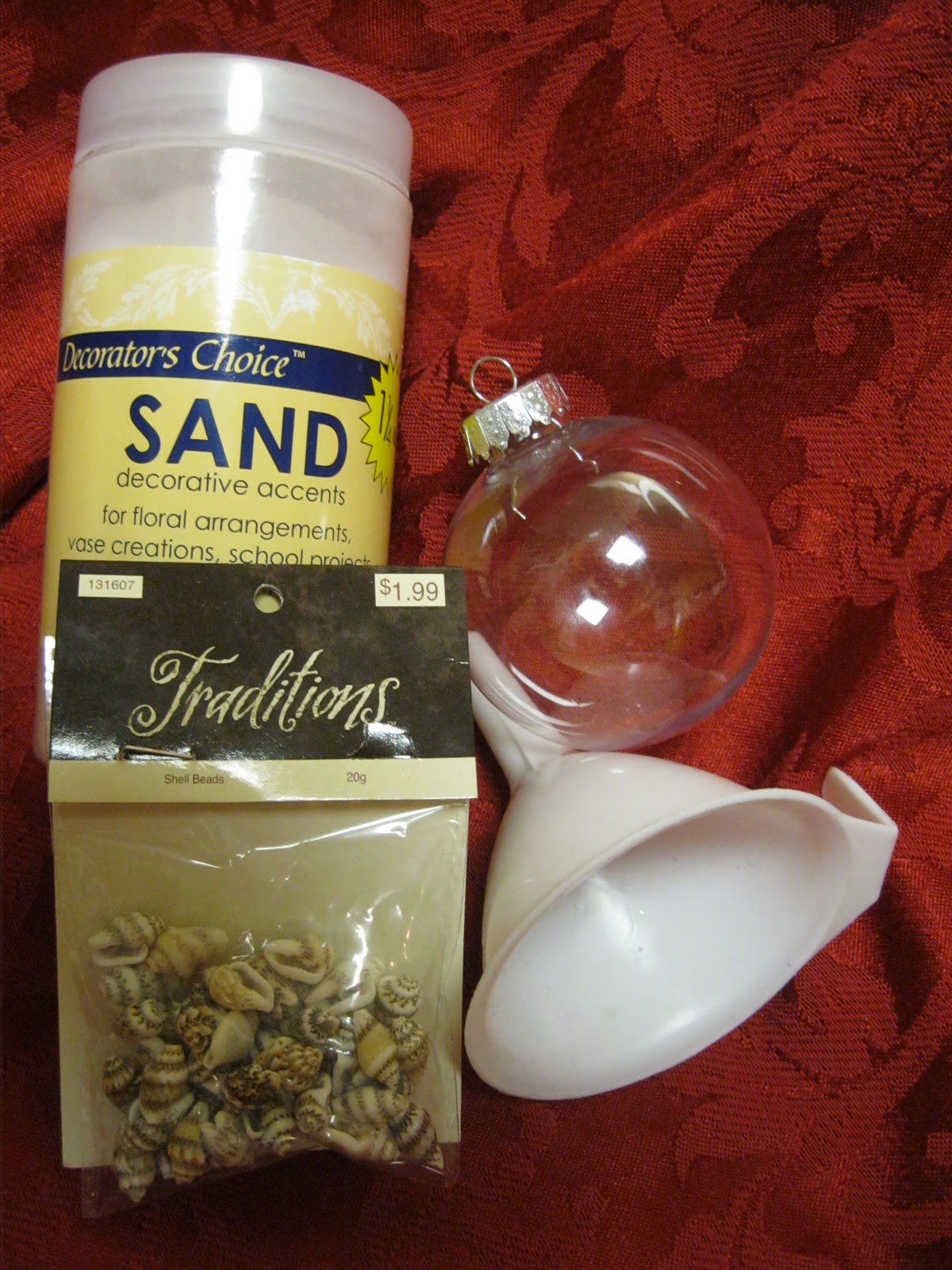 TIP GARDEN Footprints In The Sand Ornament