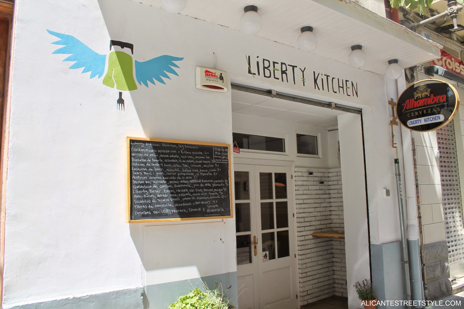 Alicante Street Style. Tu blog de moda en la calle Alicante Gourmet