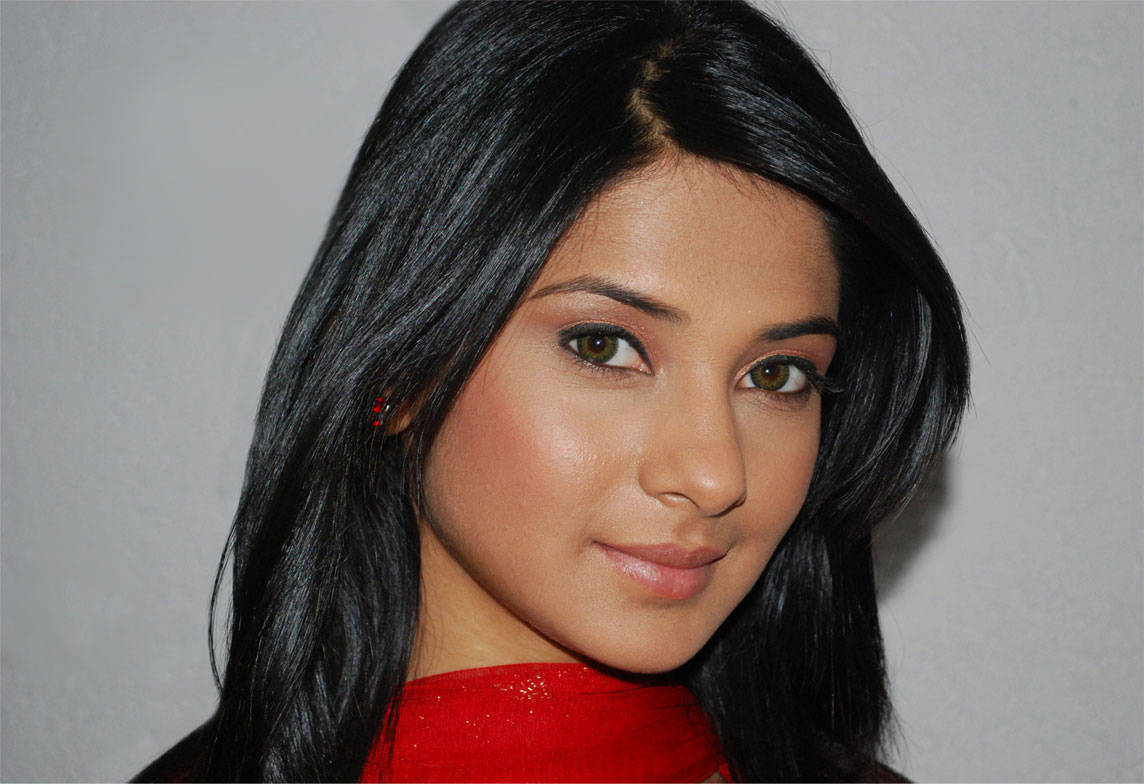 Jennifer Winget Bollywood Actress Wallpapers ~ The Aj Hub | We Share Love