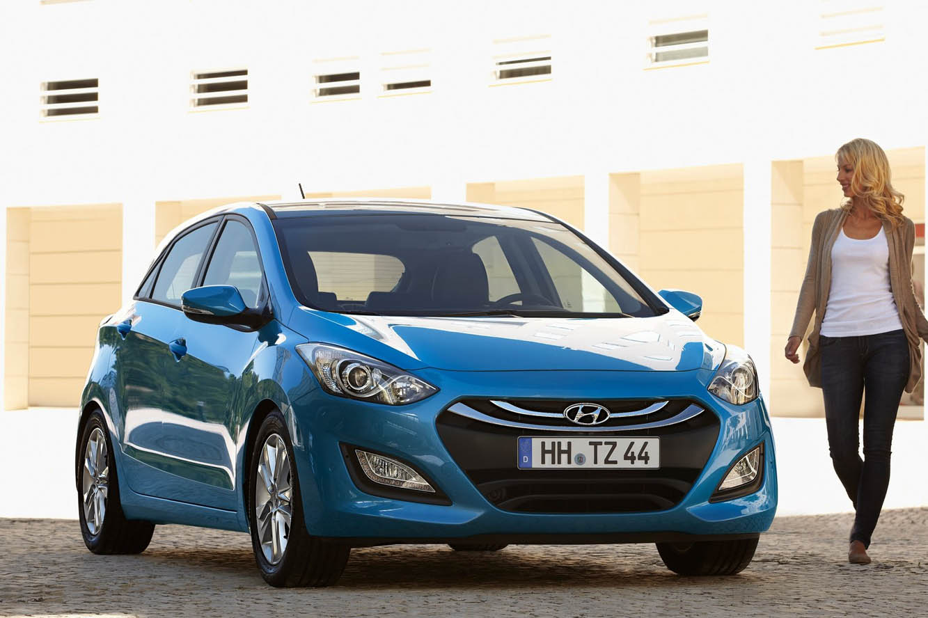 http://4.bp.blogspot.com/-GROx8uRBfIo/T_w5t14N_1I/AAAAAAAACbE/hl71HoAHFT8/s1600/Hyundai_i30_2012_003.jpg
